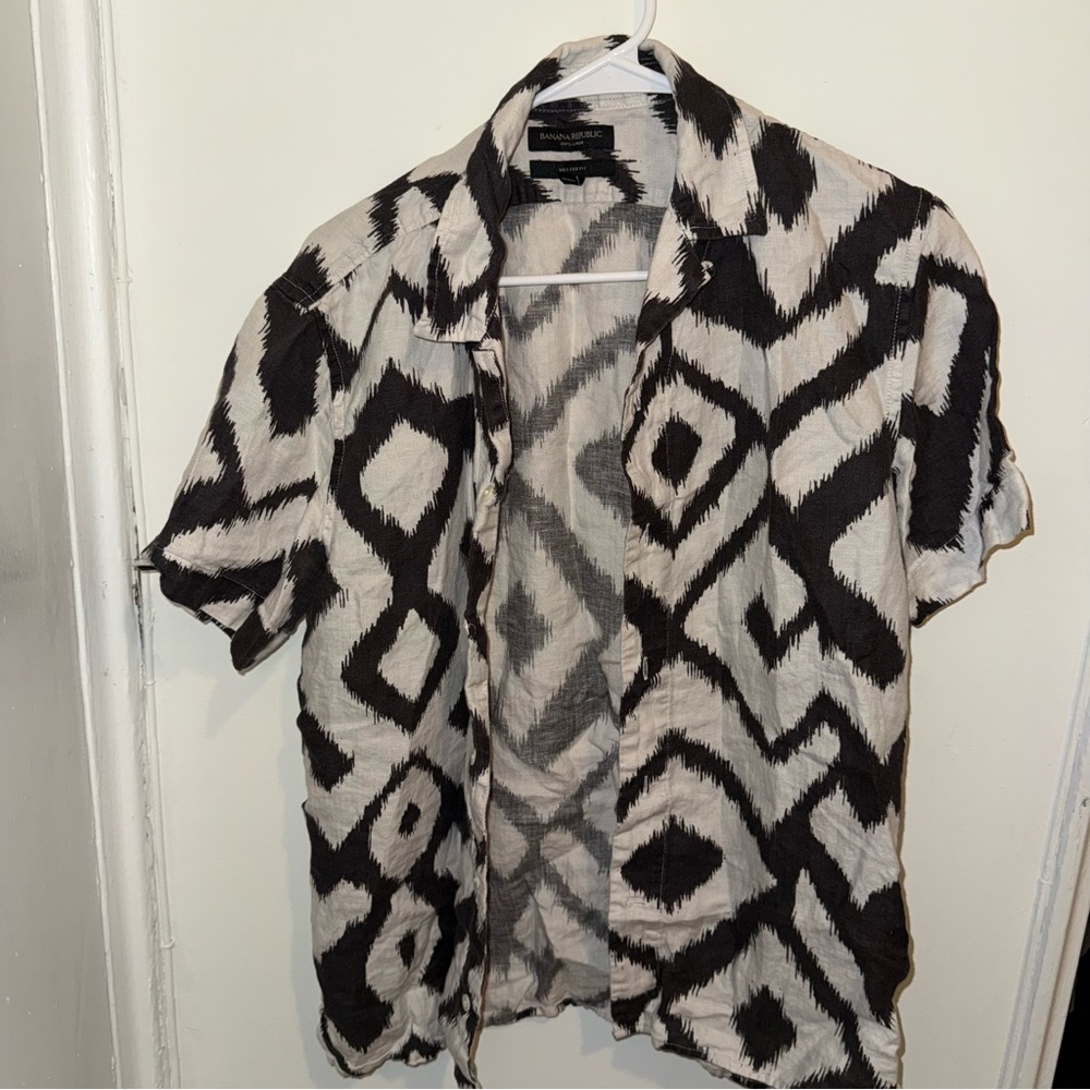 Banana Republic Black and White Geometric Pattern Shirt